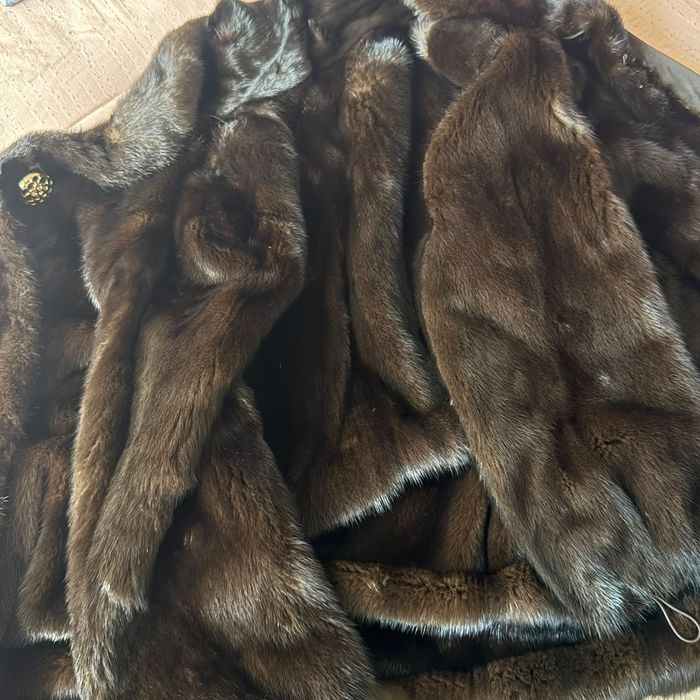 Продам шубу норковую