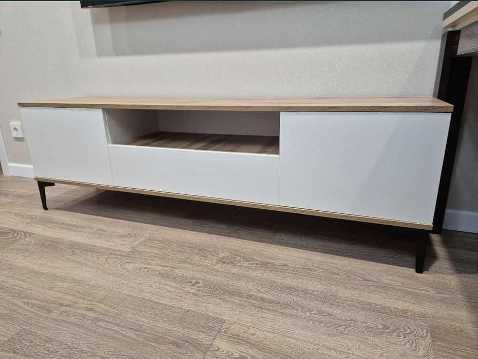 Продам ТВ тумба напольная 160х50х35