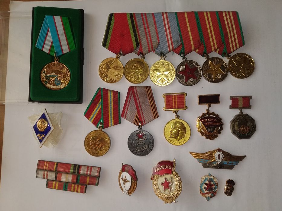 Продам медали, знаки отличия.