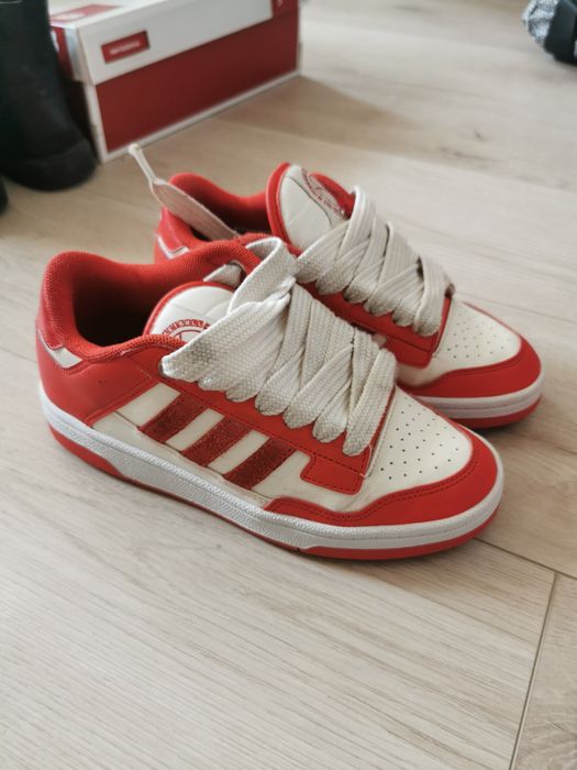 Teneai Adidas copii marimea 35+1/2