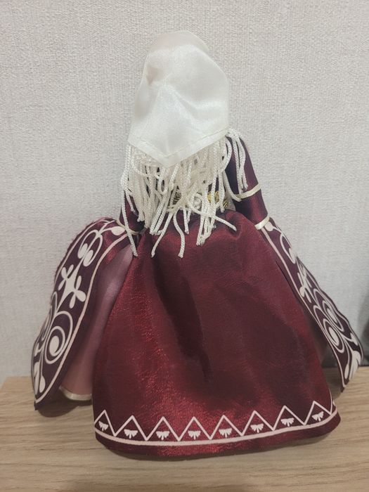 Продам сувенирные куклы, фарфор/ керамика