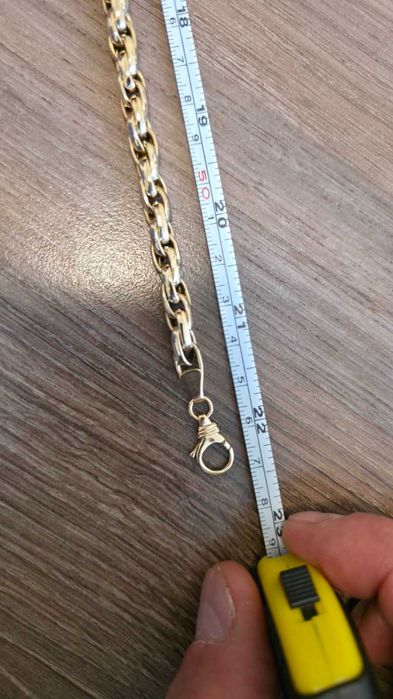 Продавам златен ланец