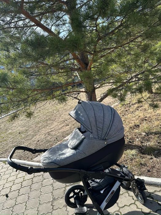 Продам коляску 3в1