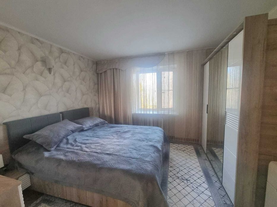 Продам 2 комн., кв., в Центре, магазин Рахат