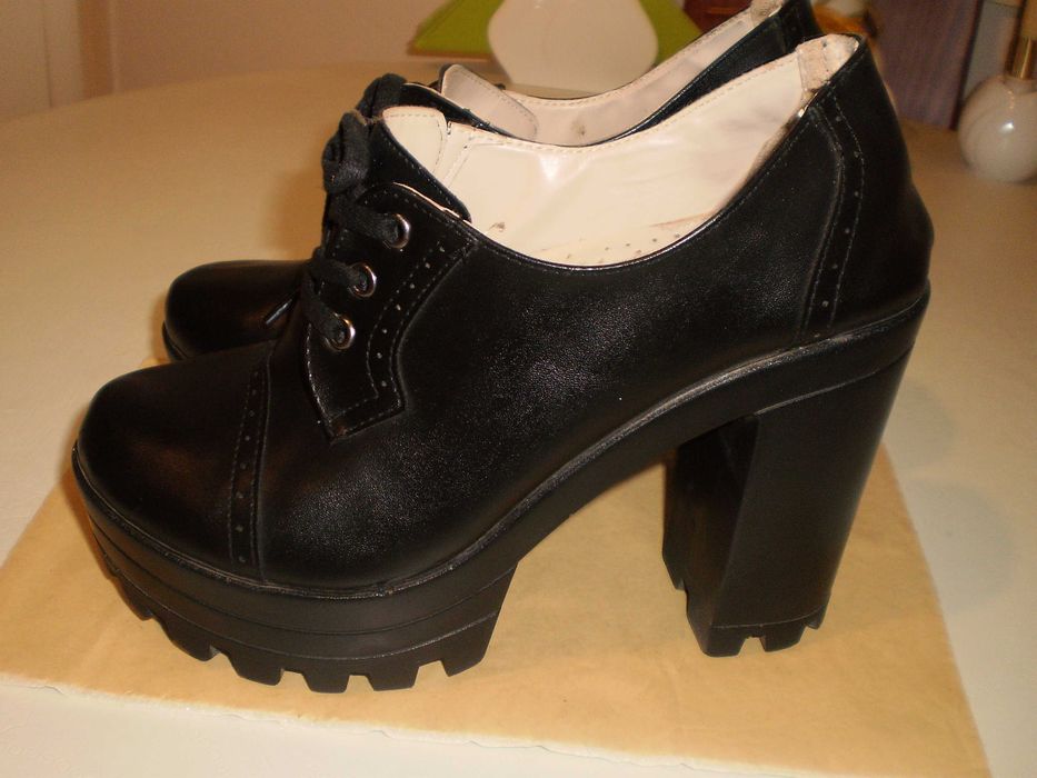 Разпродажба! Пет чифта обувки от естествена кожа!