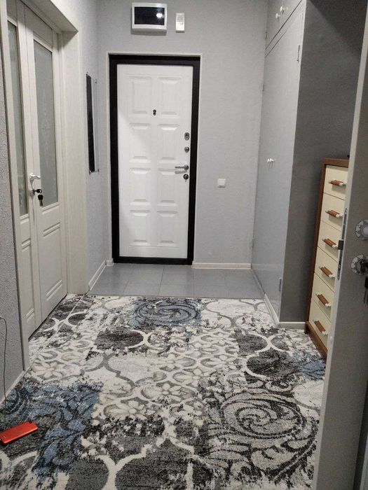 Sergeli-4 da 3 xonali kvartira sotiladi, 3/5/5. Ipoteka ham bor!