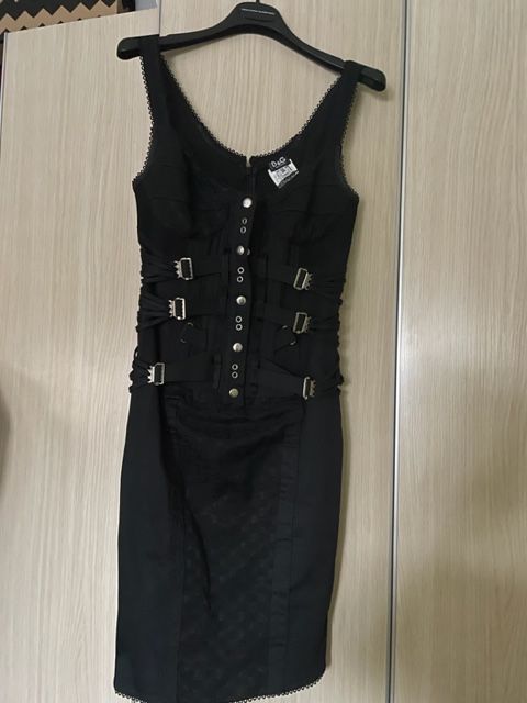 Различни оригинални марки рокли