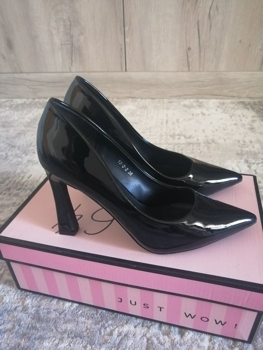 Продаются новые туфли