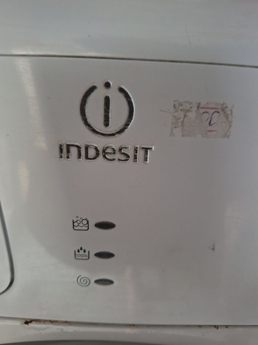 Стиральная машинка INDESIT