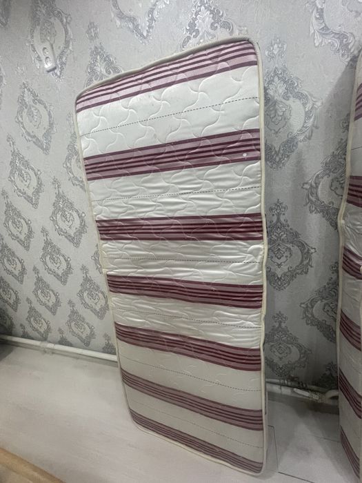 Матрасы размеры длина:1.90 см, ширина 80см