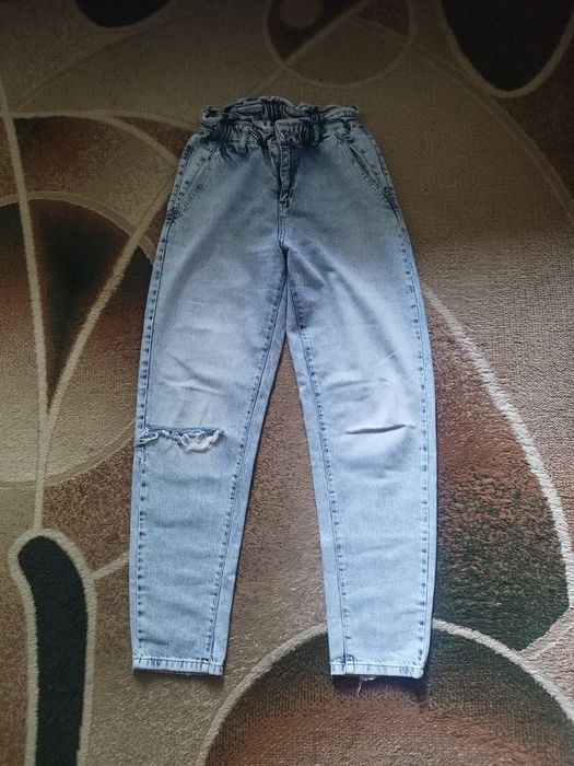 Продам джинсы летние