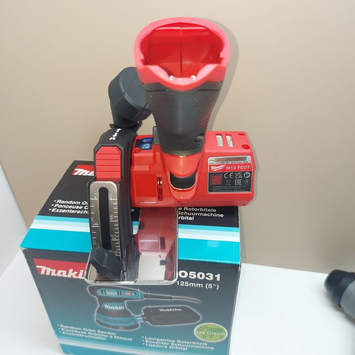 ПРОМОЦИЯ.Акумулаторен мултифлекс Milwaukee M12 FCOT-0