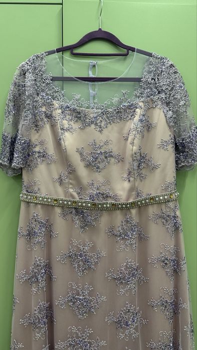 Нарядное, вечернее длинное платье