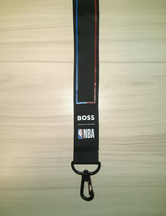 Оригинален ключодържател/връзка за ключове HUGO BOSS x NBA.
