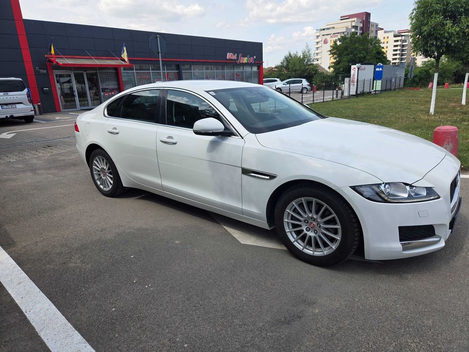 Jaguar XF Prestige 2.0D 180cp E6 automat ZF 8+1 led camera 159000km 12990eu neg /schimb
