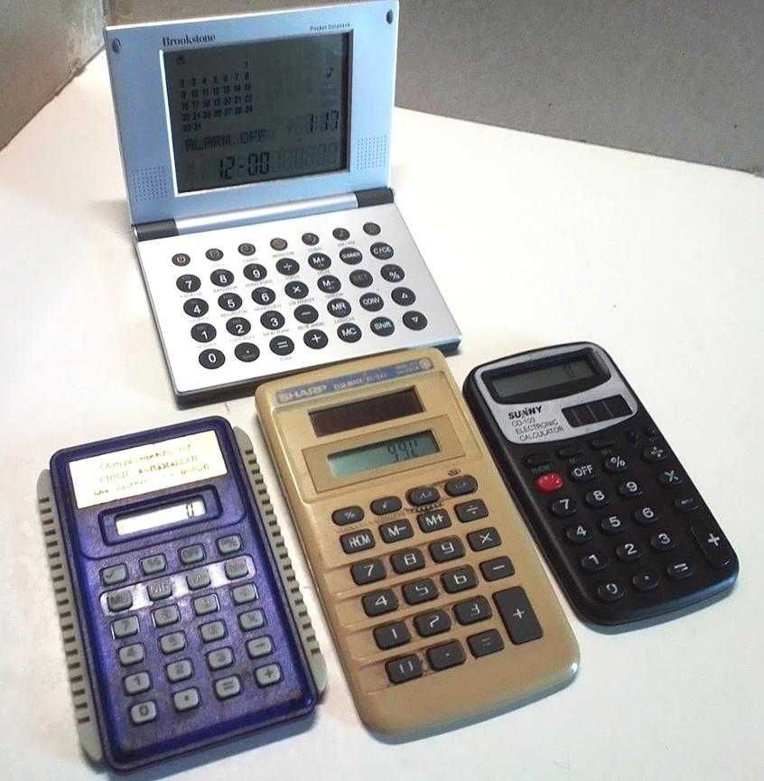 4 calculatoare de buzunar vintage func ionale dar i pentru