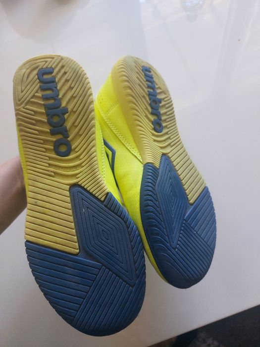 Стоножки umbro 37 номер