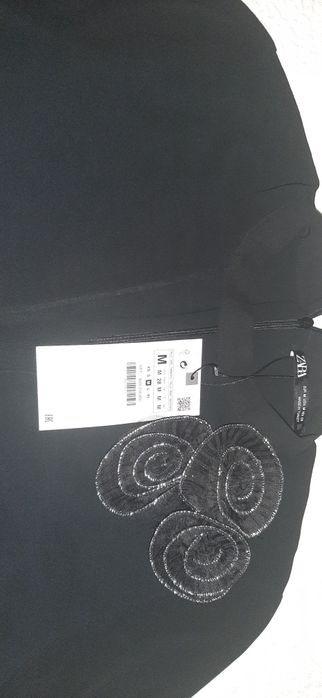 Bluza Zara  marimea M noua cu eticheta din voal negru
