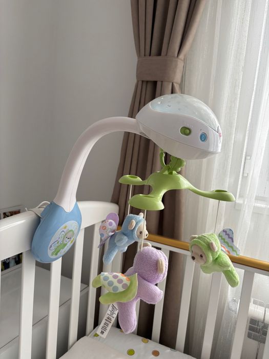 Музикална въртележка за легло