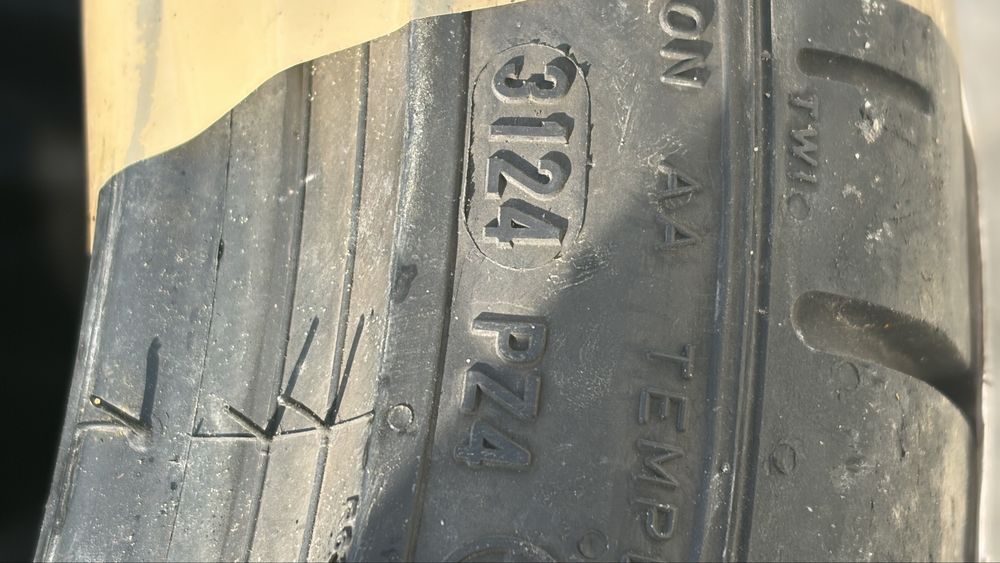 Set 4 anvelope Pirelli BMW M4 Competition cu steluta 285 / 275