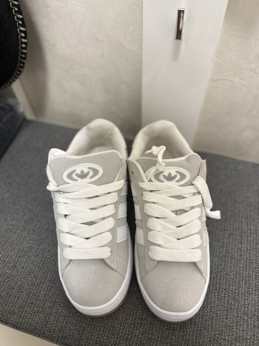 Продавам обувки adidas