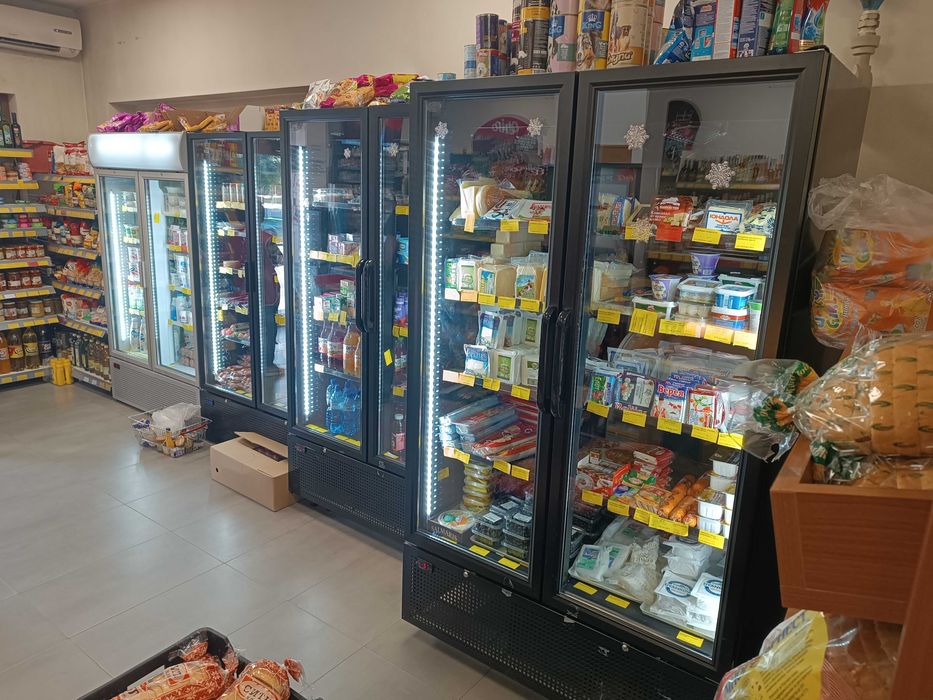 Вертикални хладилни витрини - нови налични на склад