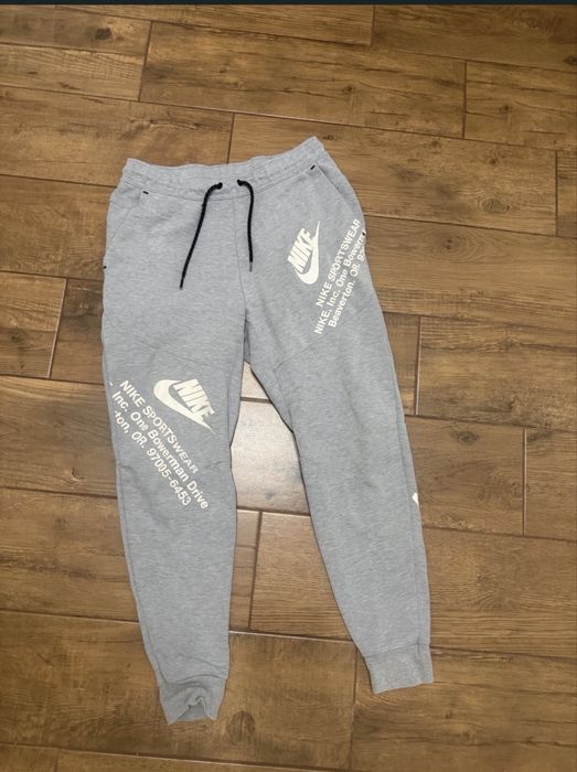 Лимитирано долнище nike tech fleece old season S