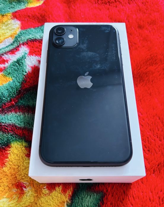 Айфон 11 продаю бу