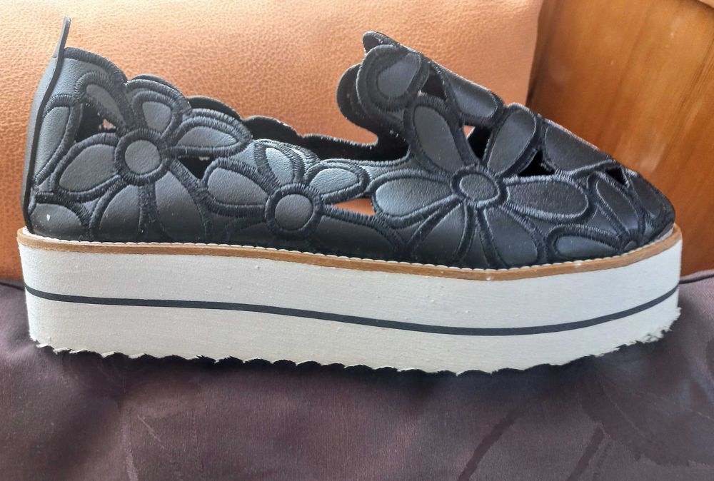 Красиви дамски обувки