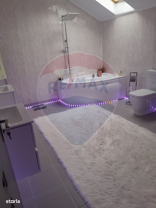 Casă / Vilă cu 4 camere de vânzare Curtea de Arges