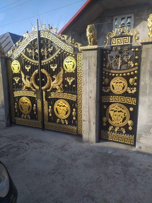 Garduri și porți Versace de  la 100 euro metrul pătrat