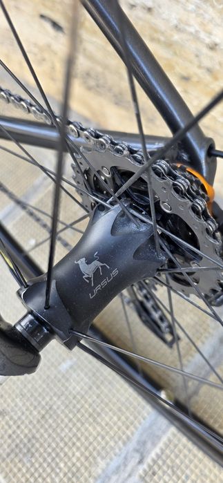 Продавам шосеен велосипед Trek Emonda SL