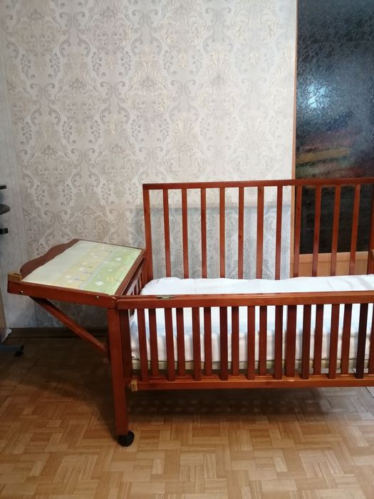 Детская кроватка