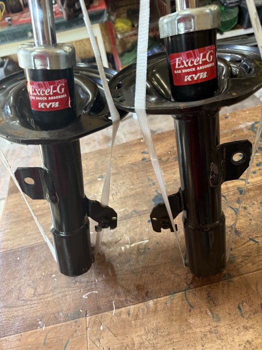 Стойки камри 40 перед kayaba оригинал комплект