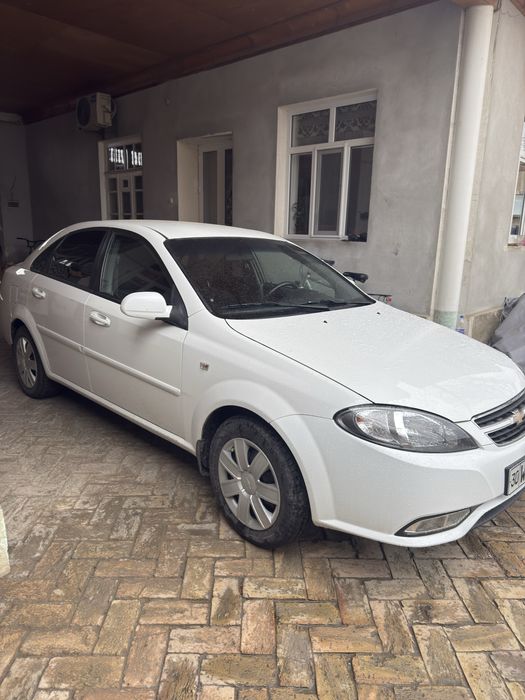Lacetti 2013 sotiladi