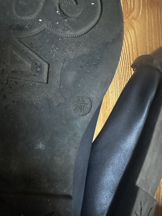 Кожаная школьная кроссовка и туфли