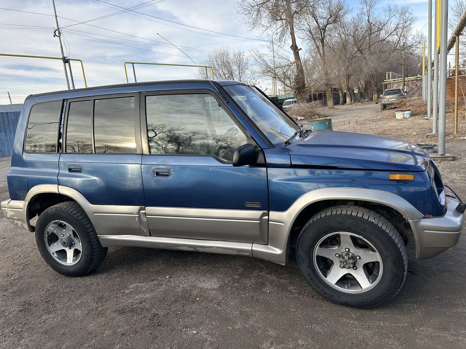 Машина Suzuki Escudo