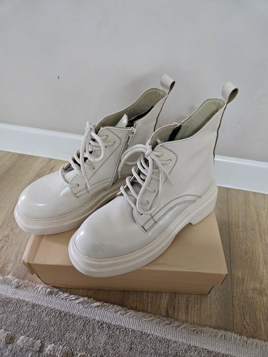 Новые, кожаные сапоги. Ботинки.