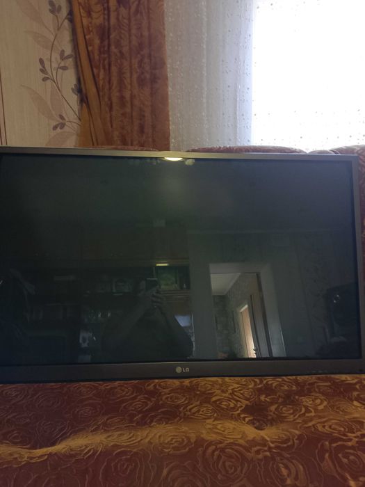 продам телевизор lg на запчасти