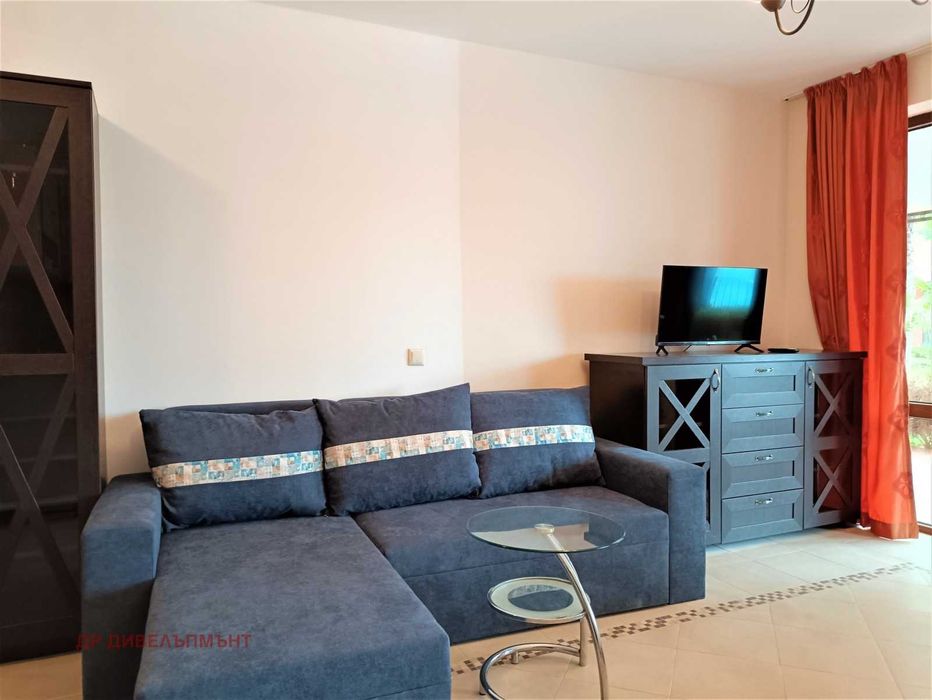 Студио с веранда на първа линия Шато дел Марина, А06