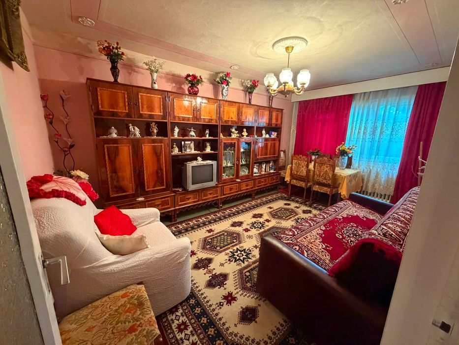 Apartament cu 3 camere 80mp în zona Vlaicu, Arad