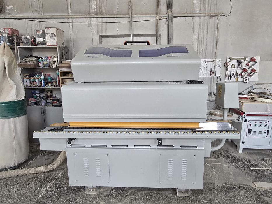 Кромкооблицовочный станок