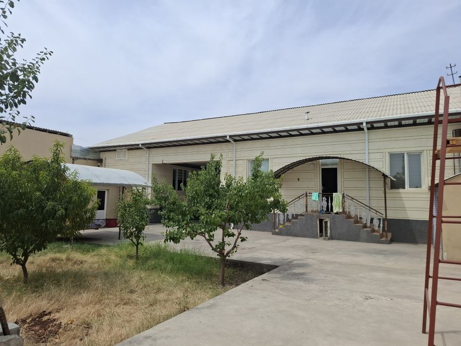 Ховли уй сотилади