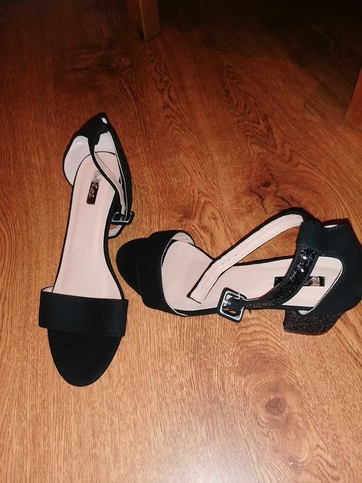 Sandale mărimea 38