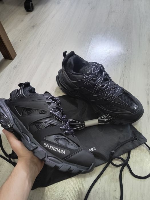 Balenciaga track black