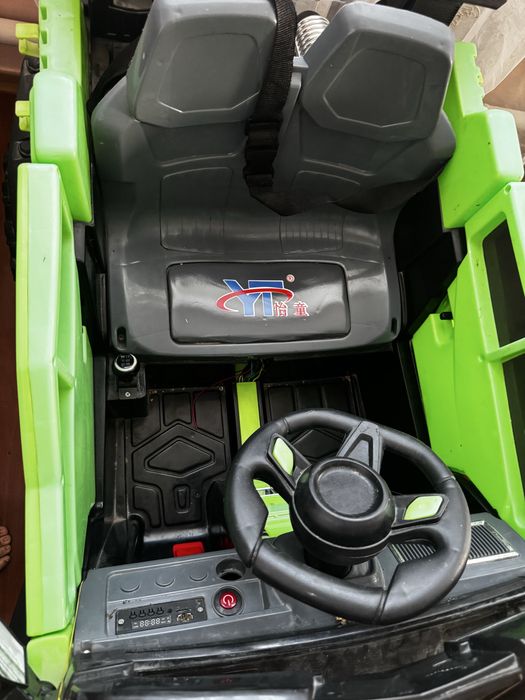 Детские вещи батут качеля машинки