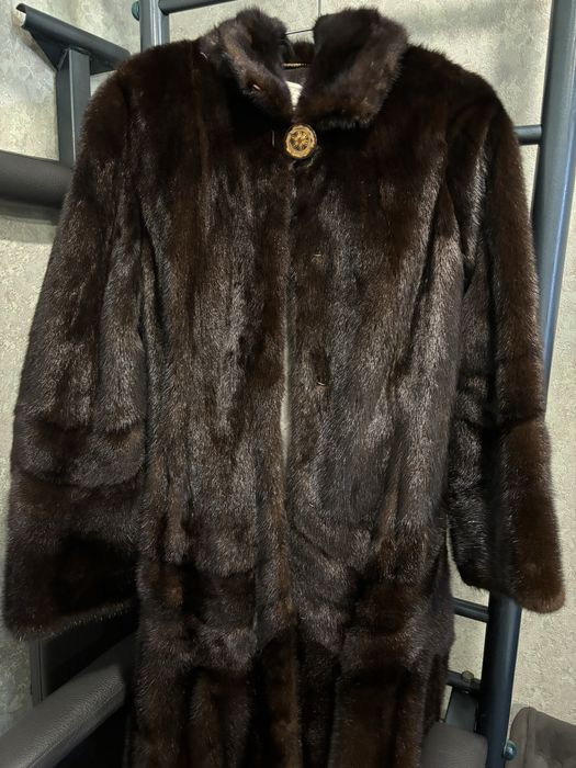 Продаю   норковую шубу