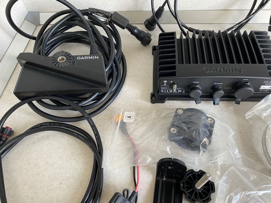 Продавам Garmin Panoptix LiveScope Plus System (GLS10 + сонда LVS34) – Буквално НОВА, в ГАРАНЦИЯ до 17.04.2028г