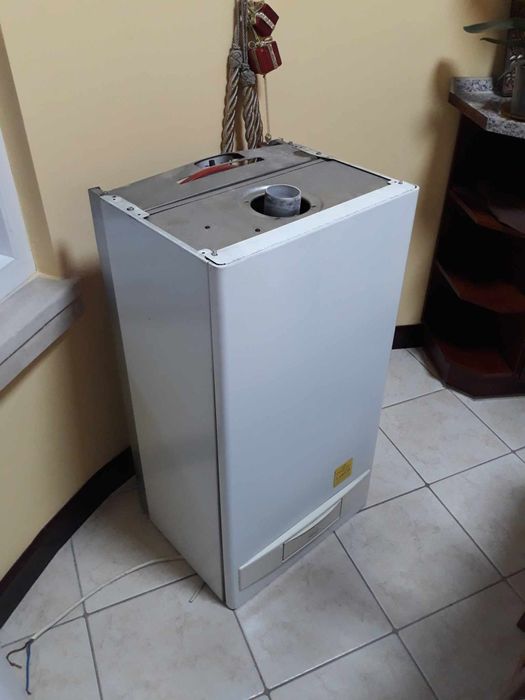 Газов котел Roca