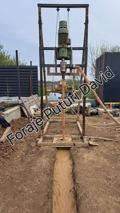 Executam foraje puțuri